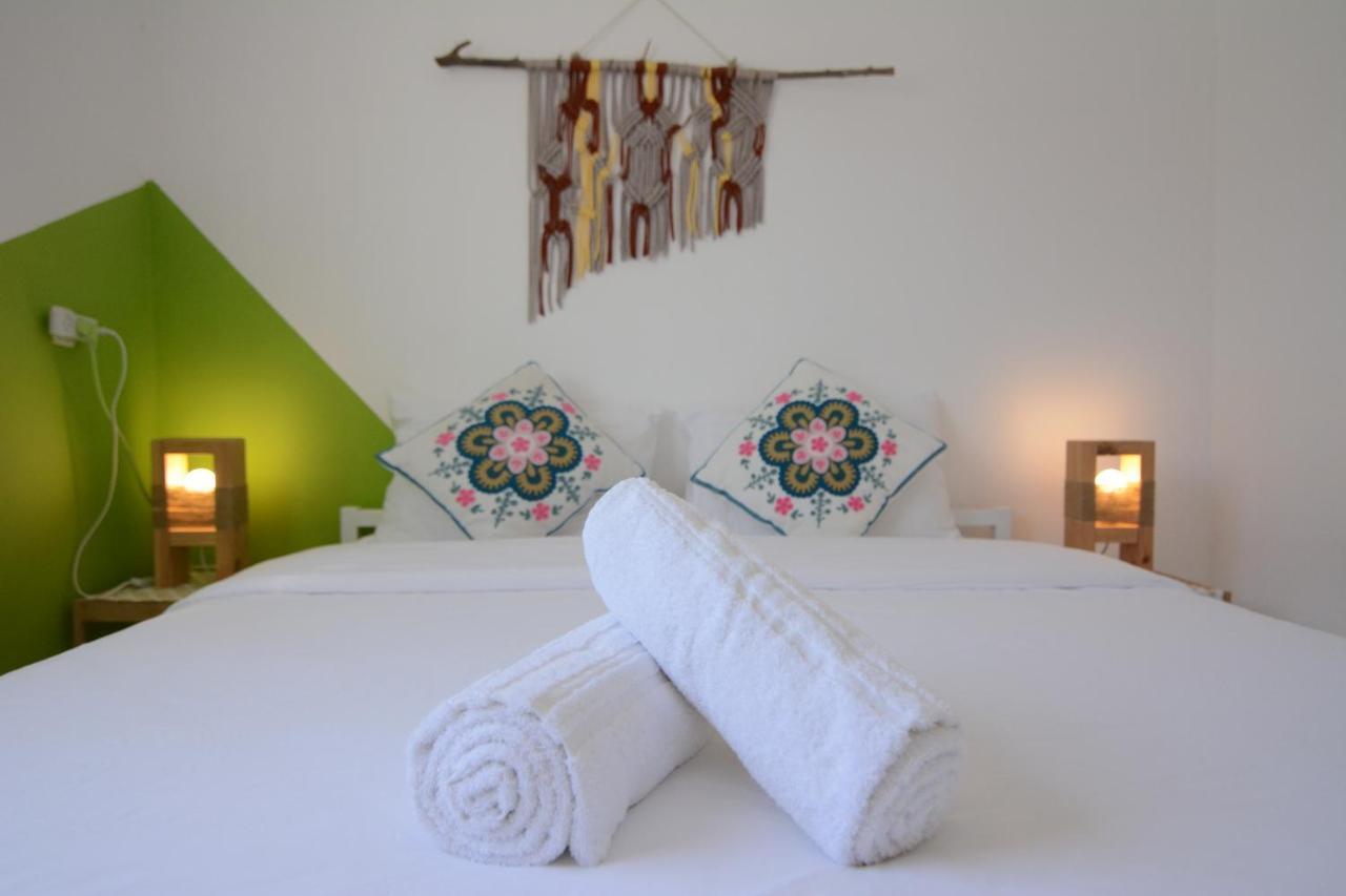 The White Hill Guesthouse Yeruham Exterior foto